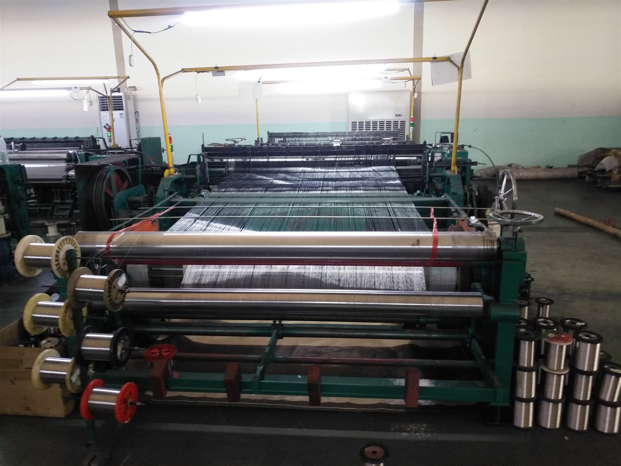 Full automatic 1.3m width 20mesh400mesh metal wire mesh weaving machine