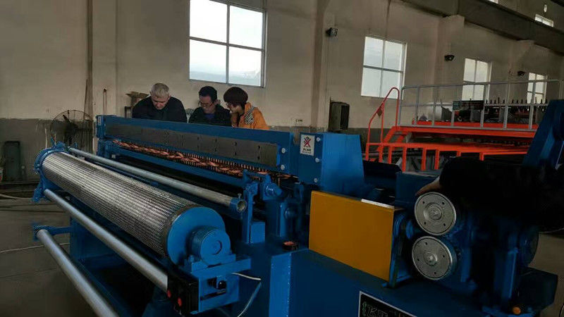 Hot Sale full automatic PLC Welded Wire Mesh Machine /Welded Wire Mesh Roll Machine