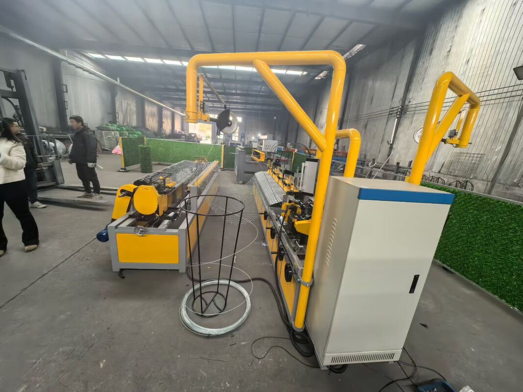 Double Motor Two Wire Feeding Diamond Wire Mesh Chain Link Fence Making Machine Automatic Woven Cyclone Wire Fence Machine