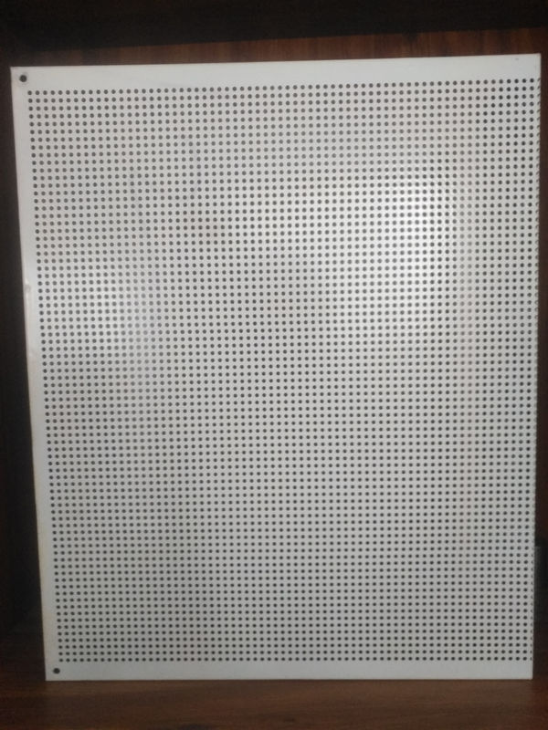 China Manufacturer Perforated Soundproof and Fireproof Aluminum Metal Roof Profile Clip-in Ceiling